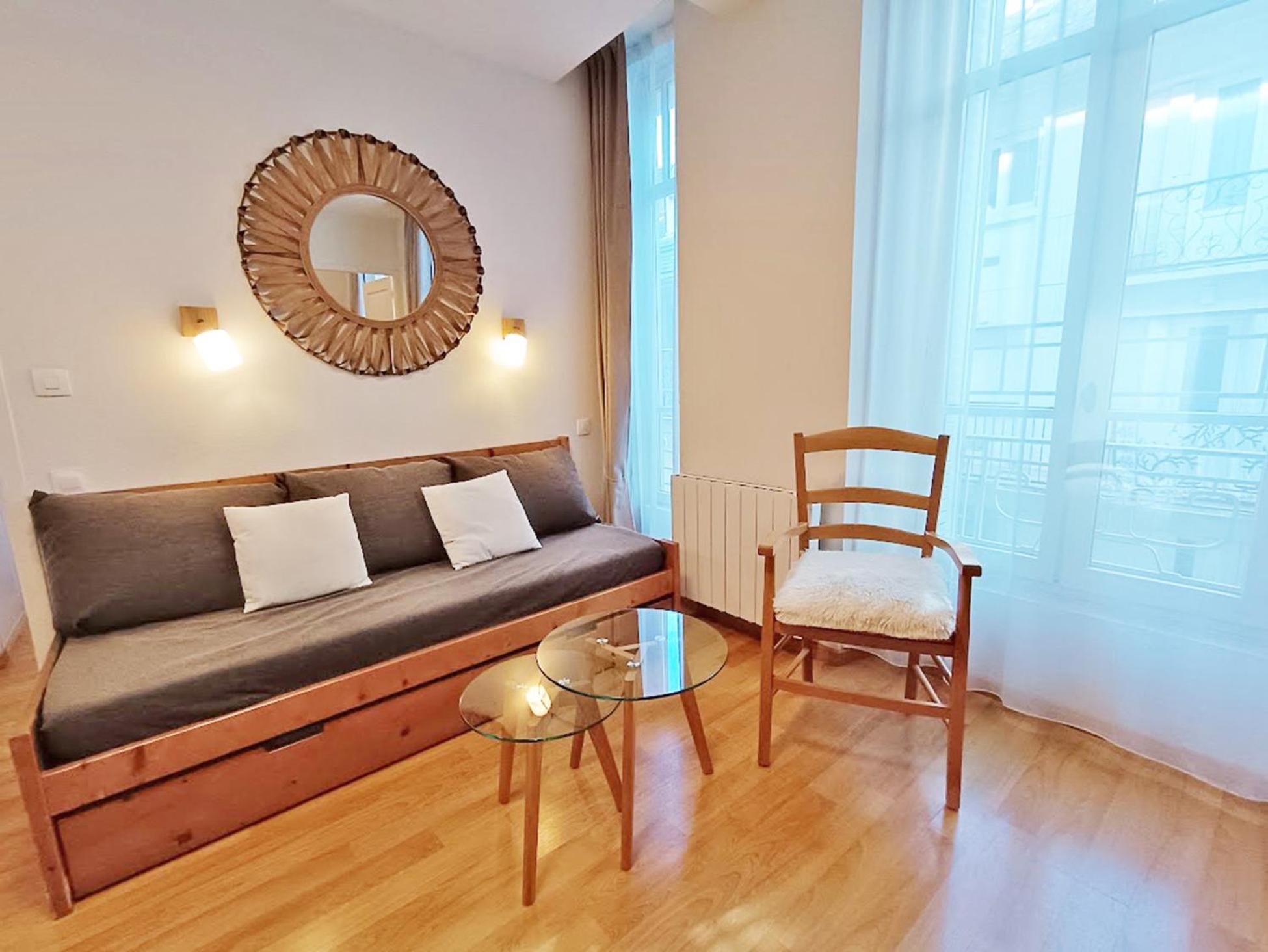 L'eterlou, T3, Centre Luchon, Wifi, Casier A Skis, Ascenseur, 6 Personnes Appartement *