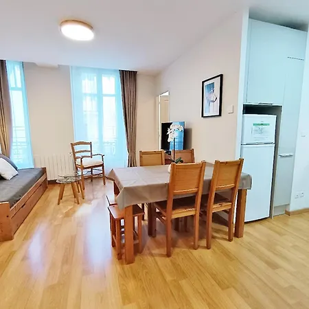 L'Eterlou, T3, Centre Luchon, Wifi, Casier A Skis, Ascenseur, 6 Personnes Bagneres-de-Luchon Exterior photo