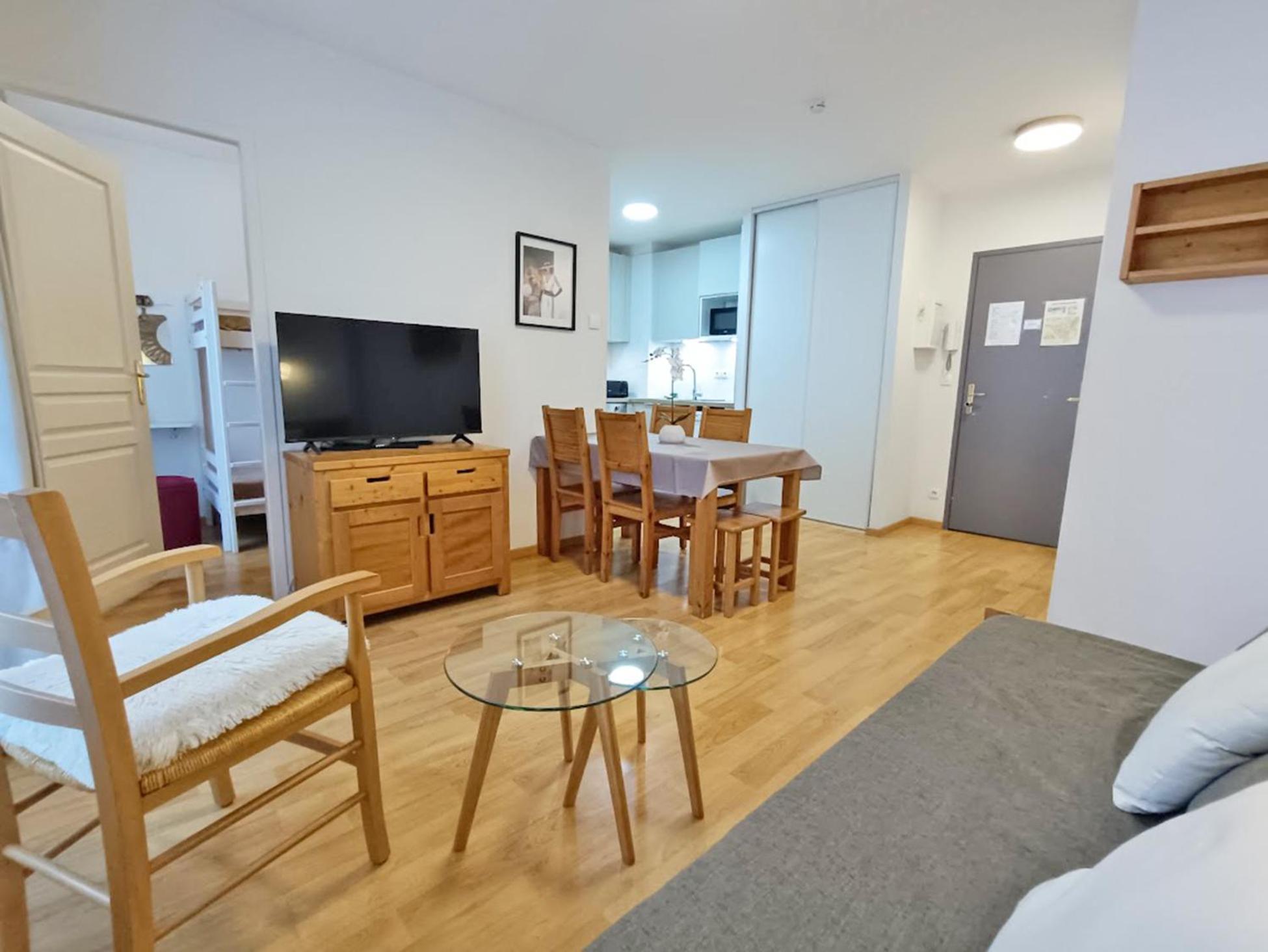 L'eterlou, T3, Centre Luchon, Wifi, Casier A Skis, Ascenseur, 6 Personnes Bagnères-de-Luchon
