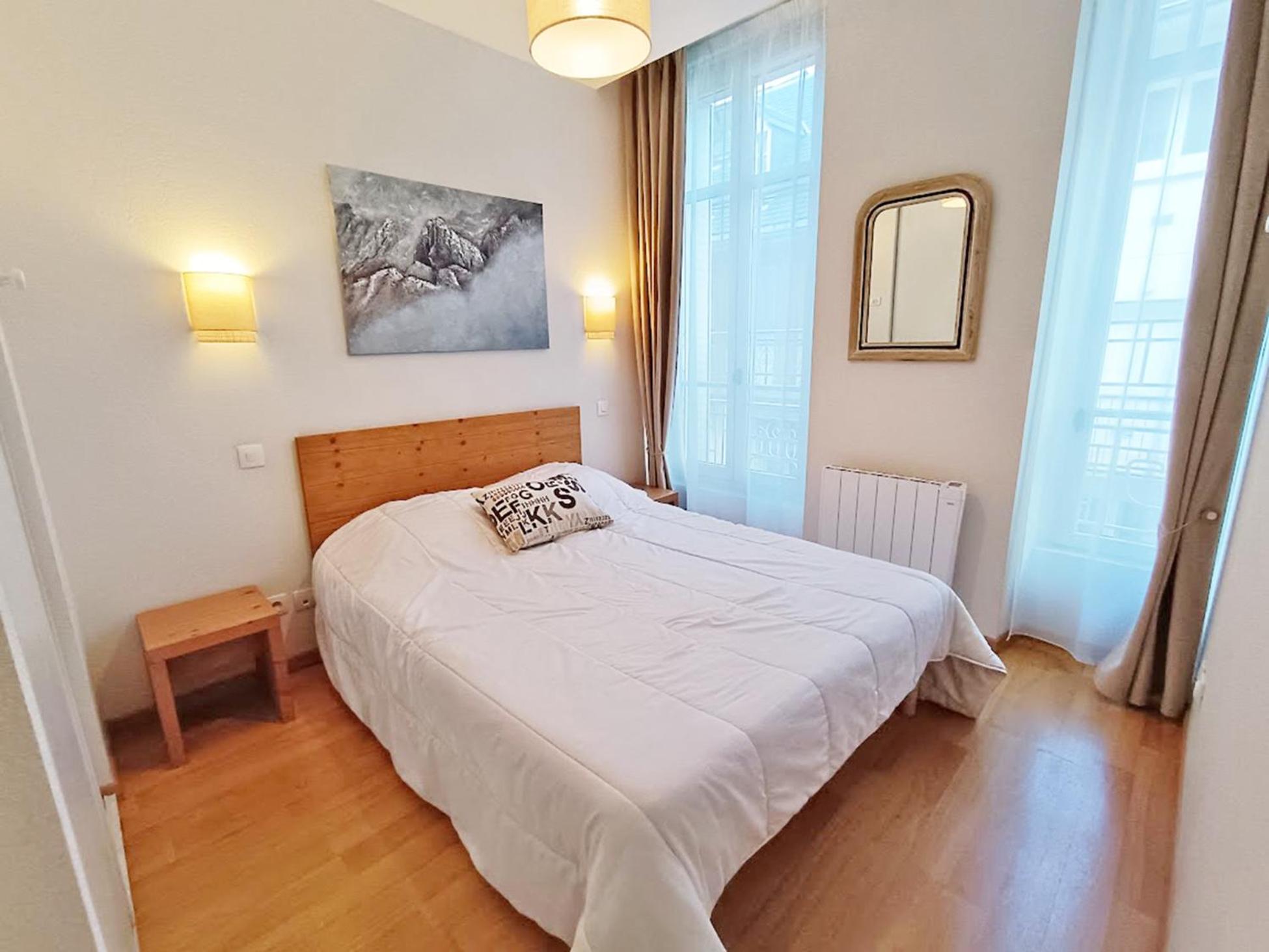 Apartment L'eterlou, T3, Centre Luchon, Wifi, Casier A Skis, Ascenseur, 6 Personnes
