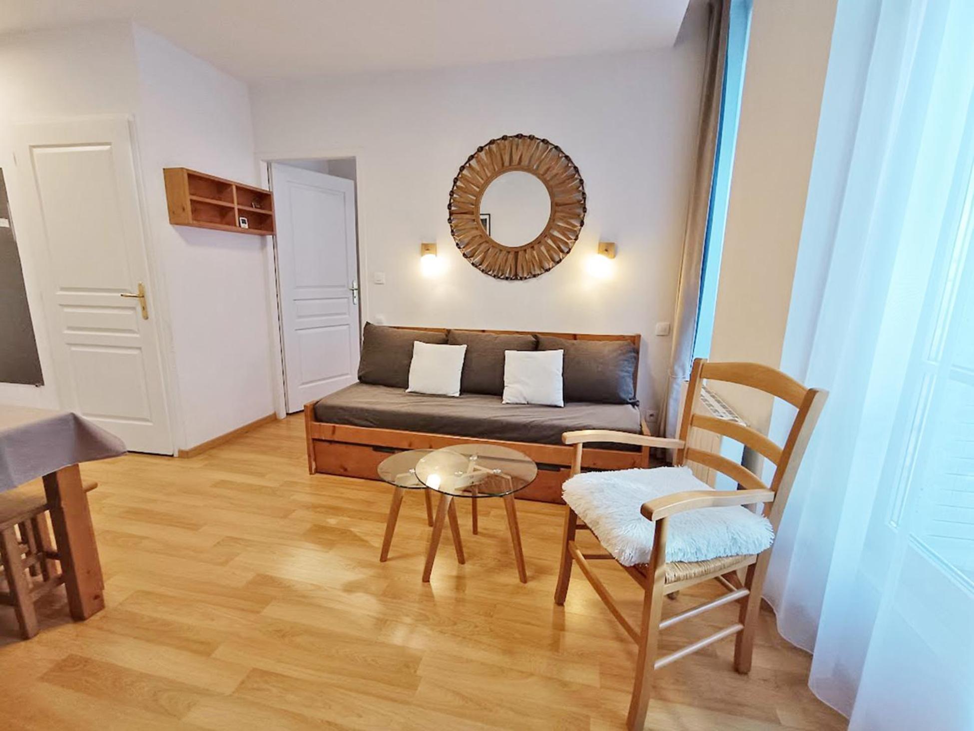 L'eterlou, T3, Centre Luchon, Wifi, Casier A Skis, Ascenseur, 6 Personnes * Bagnères-de-Luchon